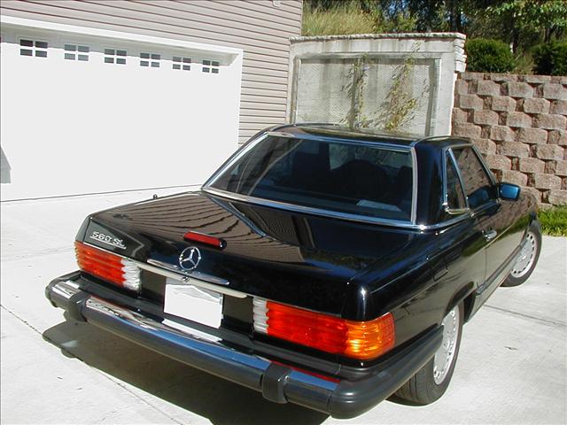 Mercedes-Benz 560 1988 photo 1