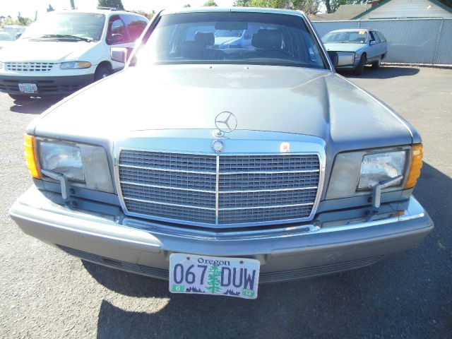 Mercedes-Benz 560 1988 photo 11