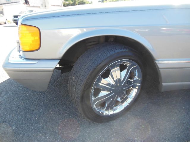 Mercedes-Benz 560 1988 photo 4