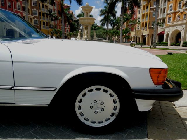 Mercedes-Benz 560 1989 photo 3