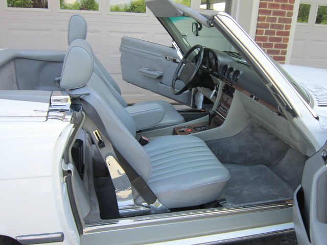 Mercedes-Benz 560 SE Power Everything Coupe