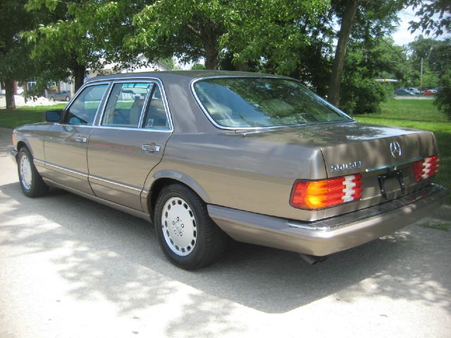 Mercedes-Benz 560 1989 photo 2