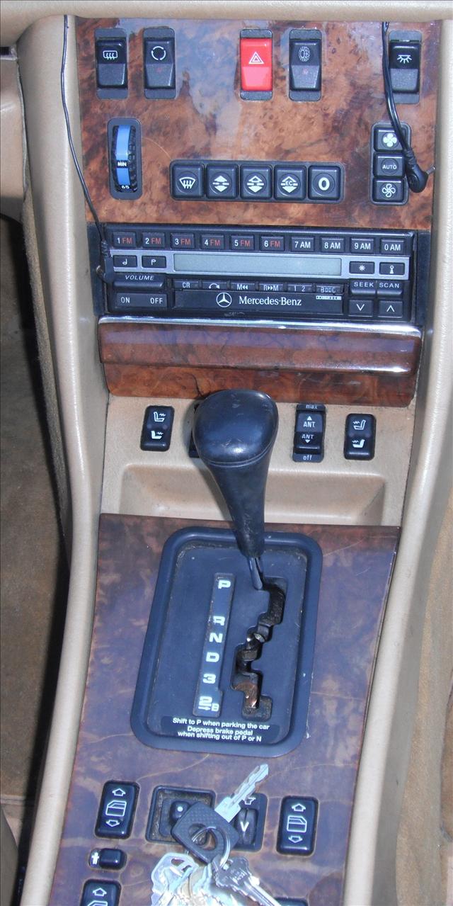 Mercedes-Benz 560 1991 photo 3