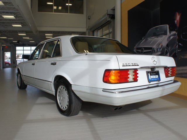 Mercedes-Benz 560 1991 photo 4