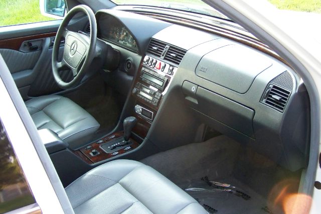 Mercedes-Benz C-Class 1996 photo 23