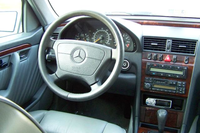 Mercedes-Benz C-Class 1996 photo 25