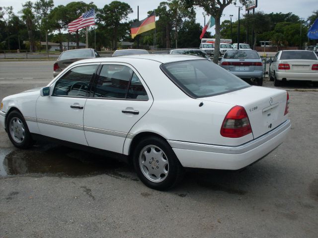Mercedes-Benz C-Class 1997 photo 1