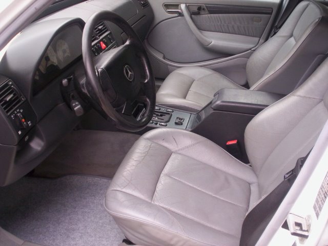 Mercedes-Benz C-Class 1998 photo 3