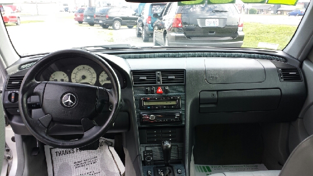 Mercedes-Benz C-Class 1998 photo 2