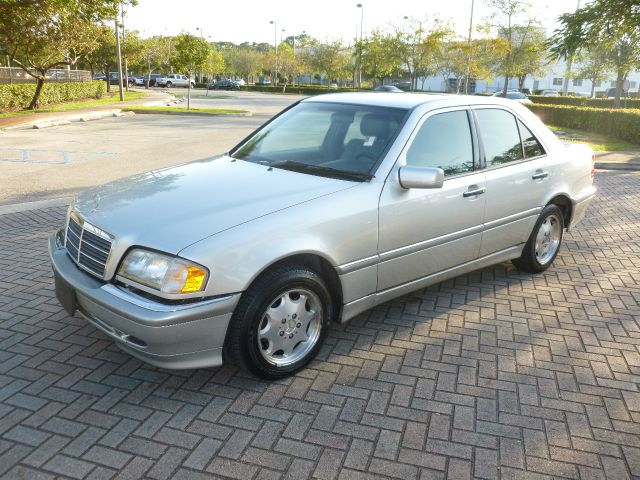 Mercedes-Benz C-Class 1999 photo 2
