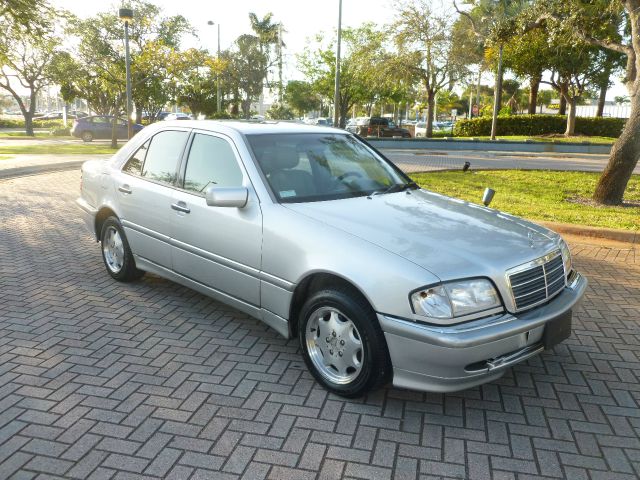 Mercedes-Benz C-Class 1999 photo 4