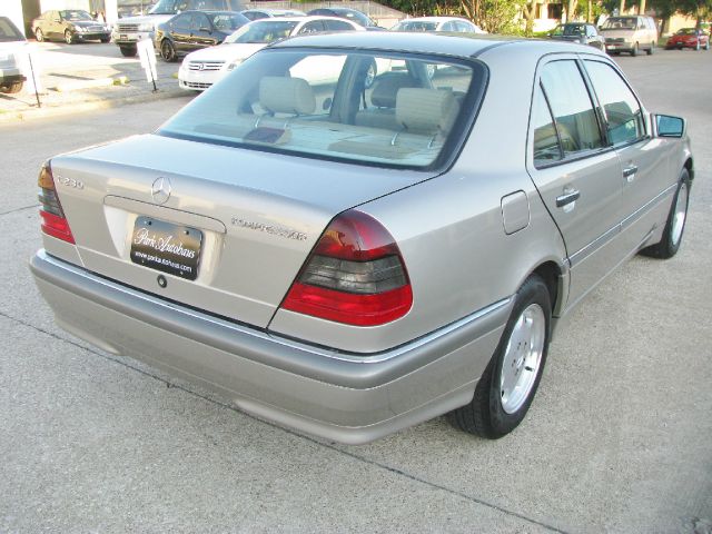 Mercedes-Benz C-Class 1999 photo 2