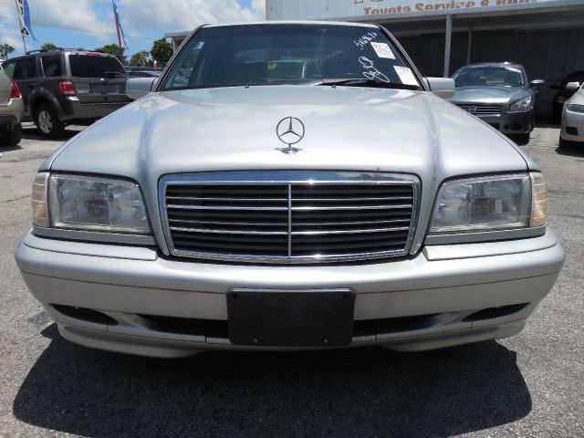 Mercedes-Benz C-Class 1999 photo 2