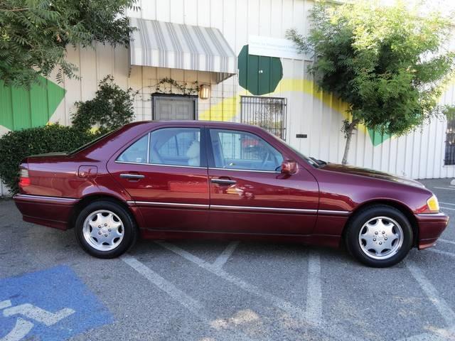 Mercedes-Benz C-Class 1999 photo 3