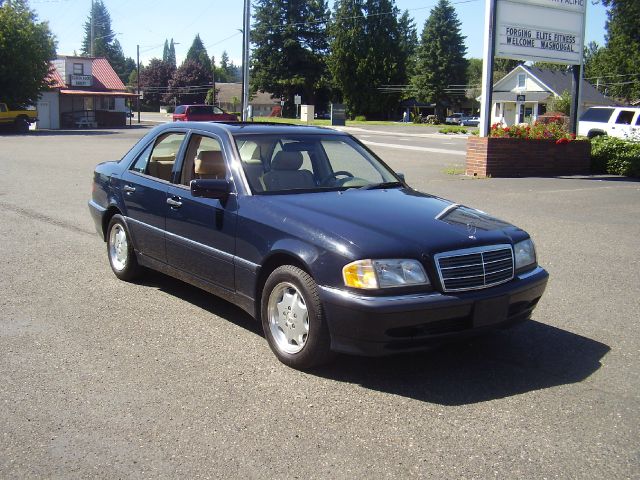 Mercedes-Benz C-Class 1999 photo 3