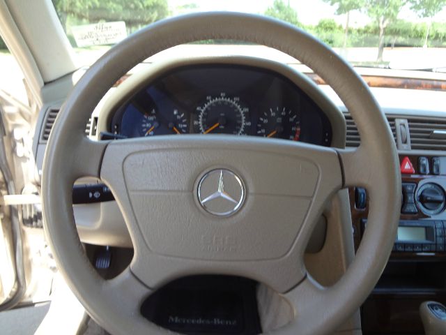Mercedes-Benz C-Class 2000 photo 12
