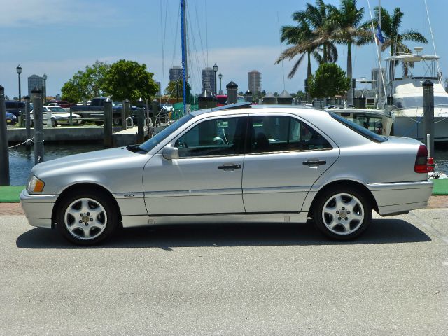 Mercedes-Benz C-Class 2000 photo 3