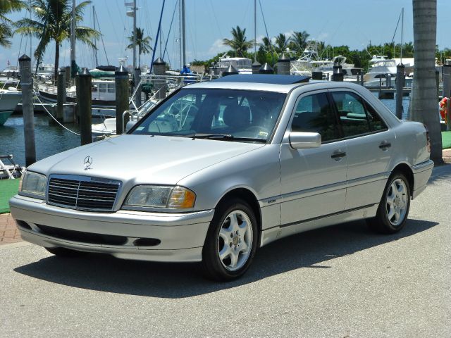 Mercedes-Benz C-Class 2000 photo 4