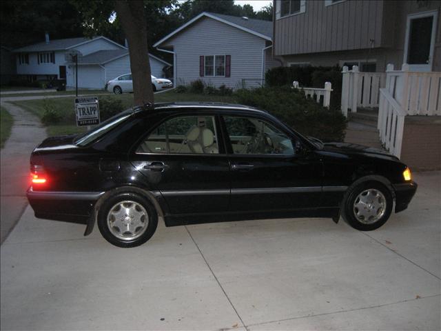 Mercedes-Benz C-Class 2000 photo 1