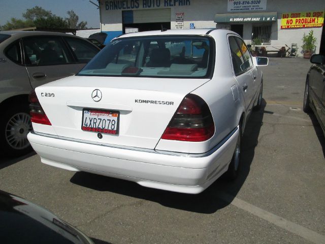 Mercedes-Benz C-Class 2000 photo 2