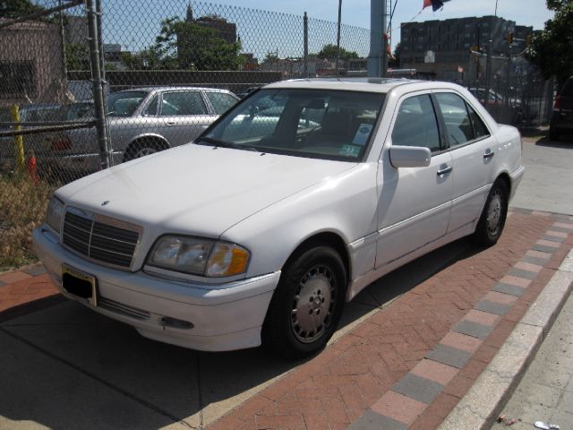 Mercedes-Benz C-Class 2000 photo 2