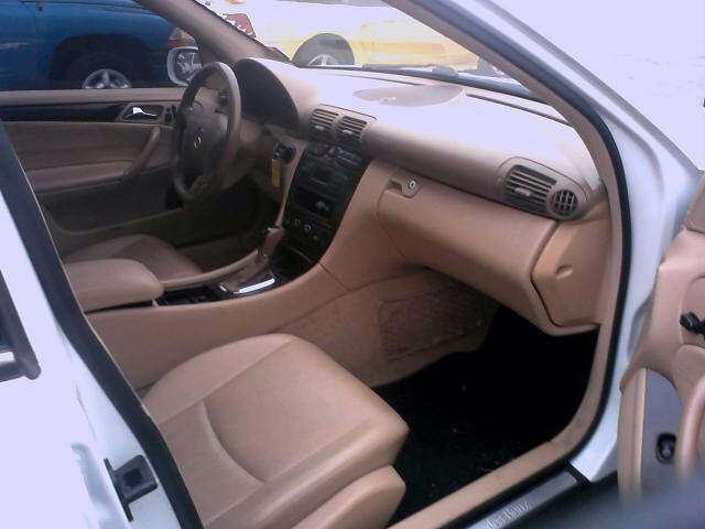 Mercedes-Benz C-Class 3.2 TL - Extra Sharp Sedan