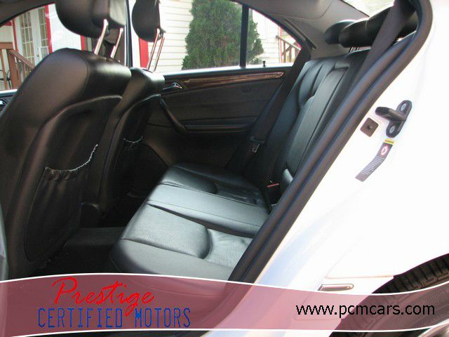 Mercedes-Benz C-Class 3.2 TL - Extra Sharp Sedan