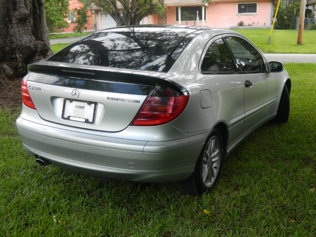 Mercedes-Benz C-Class 2002 photo 3