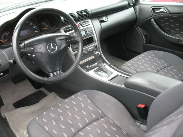 Mercedes-Benz C-Class 2002 photo 2