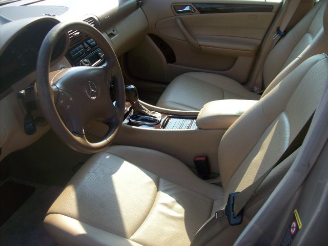 Mercedes-Benz C-Class 2002 photo 2