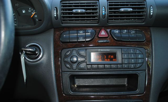 Mercedes-Benz C-Class 2002 photo 3