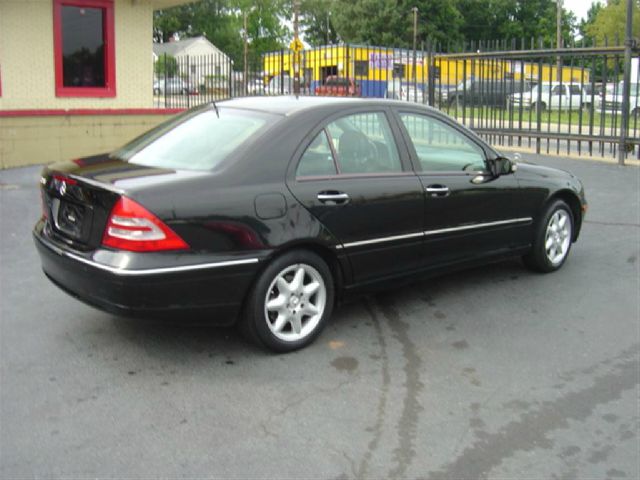 Mercedes-Benz C-Class 2002 photo 2