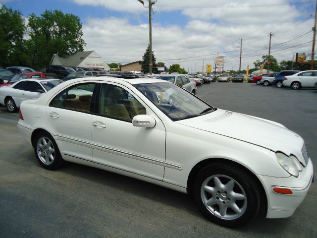 Mercedes-Benz C-Class 2002 photo 3