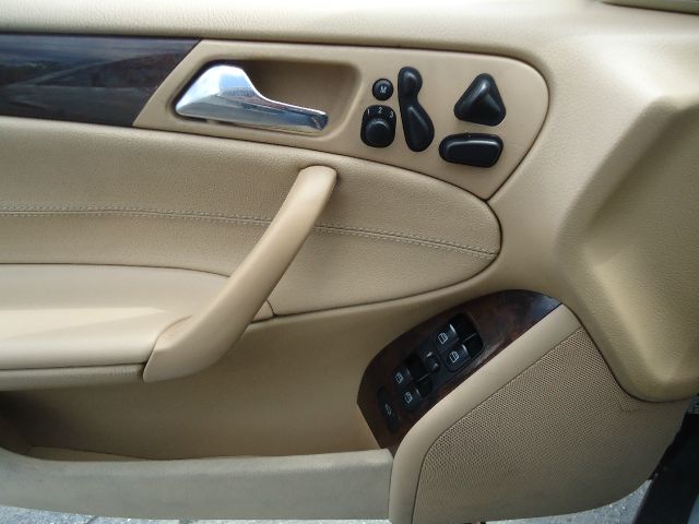 Mercedes-Benz C-Class 2002 photo 4