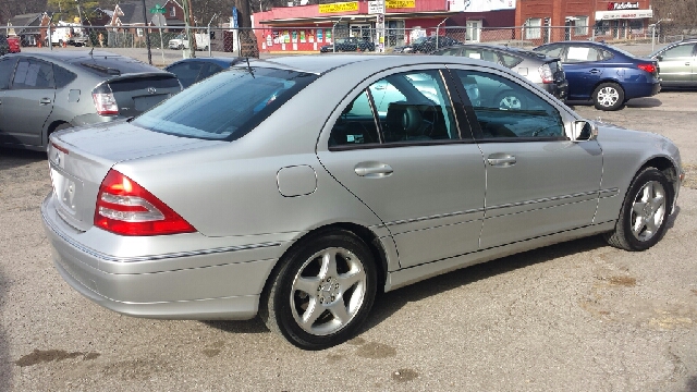 Mercedes-Benz C-Class E-350 Super Duty 158 WB DRW Sedan