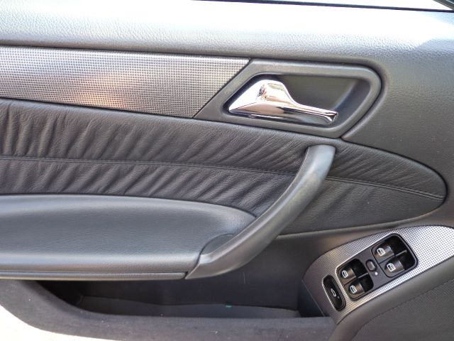 Mercedes-Benz C-Class 2002 photo 11
