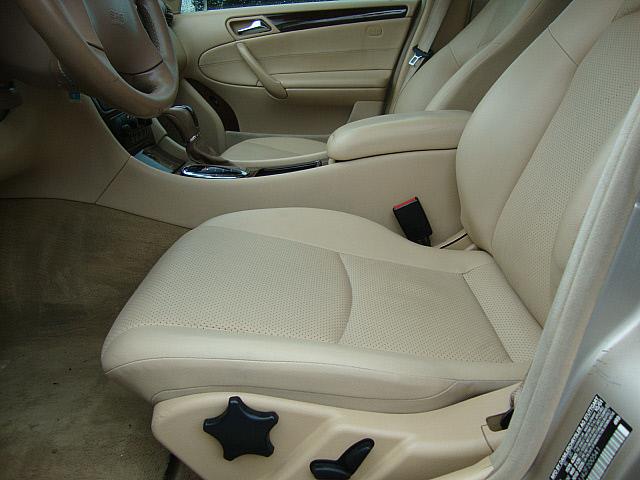 Mercedes-Benz C-Class 2002 photo 2