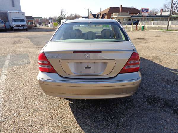 Mercedes-Benz C-Class 2002 photo 3