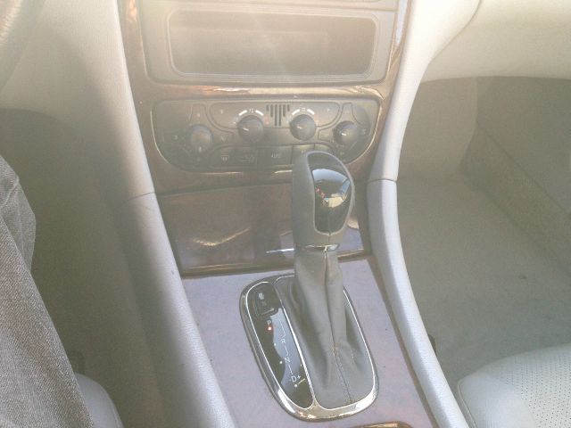 Mercedes-Benz C-Class E-350 Super Duty 158 WB DRW Sedan