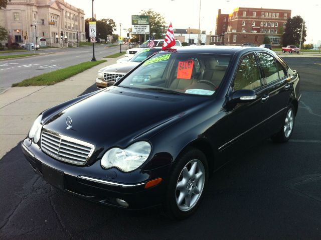 Mercedes-Benz C-Class E-350 Super Duty 158 WB DRW Sedan