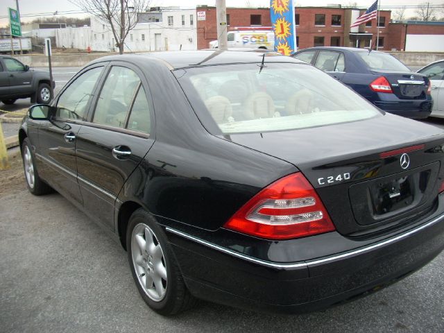 Mercedes-Benz C-Class 2002 photo 1