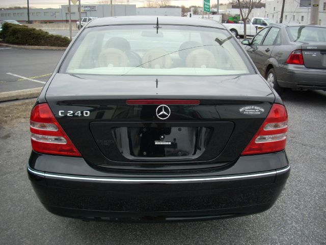 Mercedes-Benz C-Class 2002 photo 2