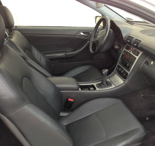 Mercedes-Benz C-Class 2002 photo 2