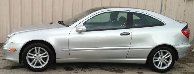 Mercedes-Benz C-Class 2002 photo 3
