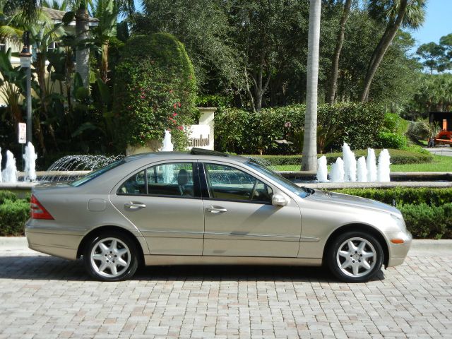 Mercedes-Benz C-Class 2002 photo 3