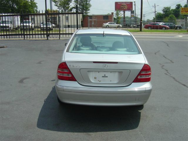 Mercedes-Benz C-Class E-350 Super Duty 158 WB DRW Sedan