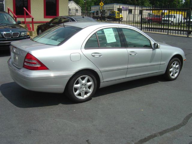 Mercedes-Benz C-Class 2002 photo 1