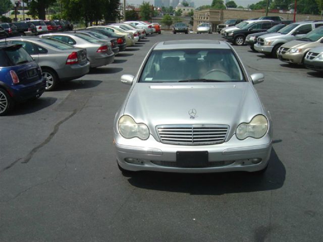 Mercedes-Benz C-Class 2002 photo 2