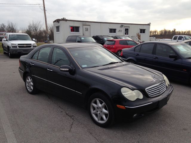 Mercedes-Benz C-Class 2002 photo 2