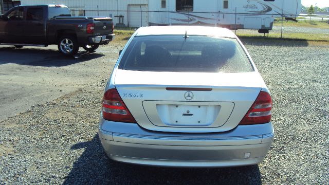 Mercedes-Benz C-Class 2002 photo 2